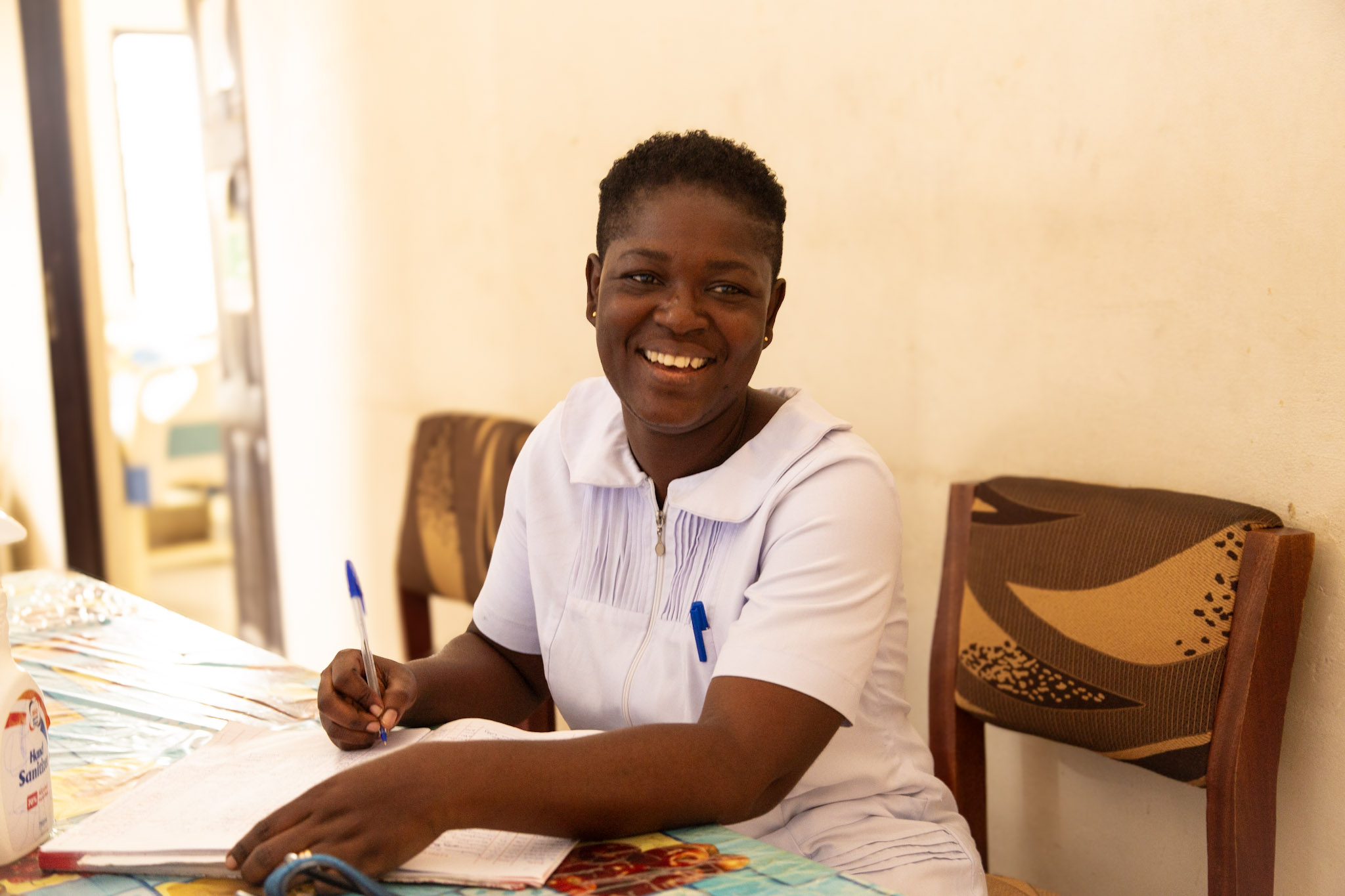 Photo of Leticia Mensah, a graduate nurse in Ghana